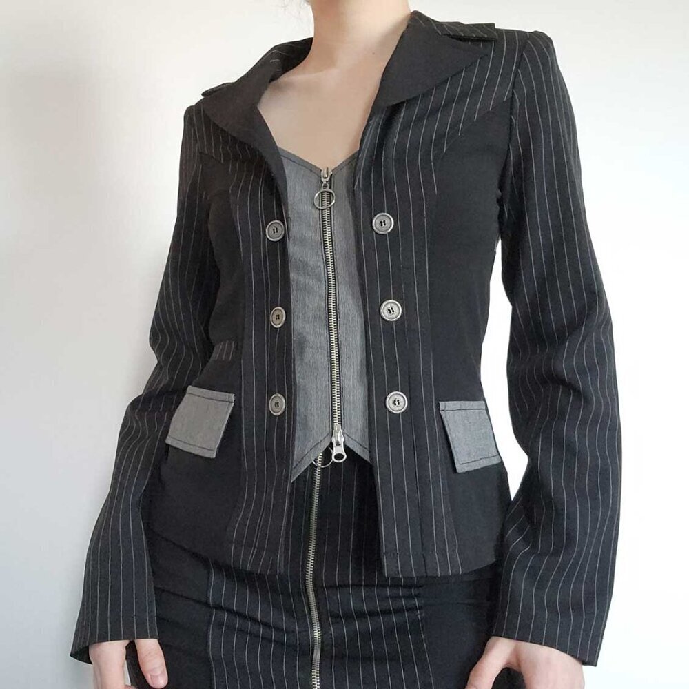 Vintage 90s black and grey gothic officecore striped blazer and skirt set - Picture 3 of 13